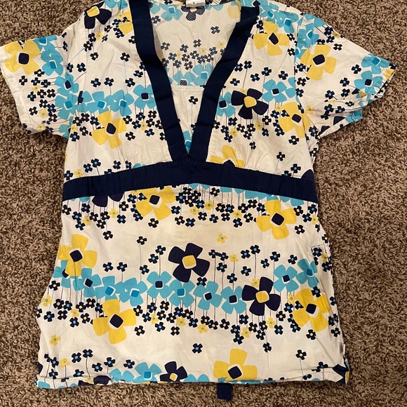 CHEROKEE STUDIO two scrub tops size small - Picture 6 of 8